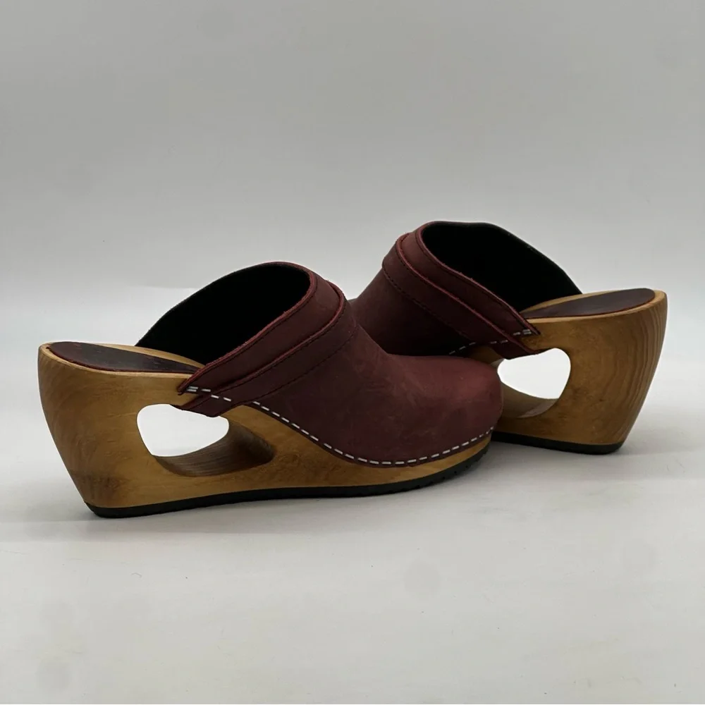Sanita Clogs. Size 10 - Picture 7 of 9